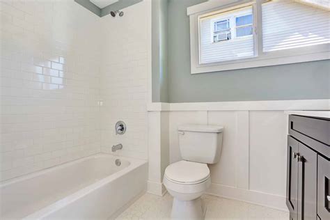 Bathtub and tile refinishing and reglazing is the most economical way to transform a tub or entire bathroom for just a fraction of a bathroom remodeling. Tile Refinishing in St Charles IL | Ceramic, Porcelain & More