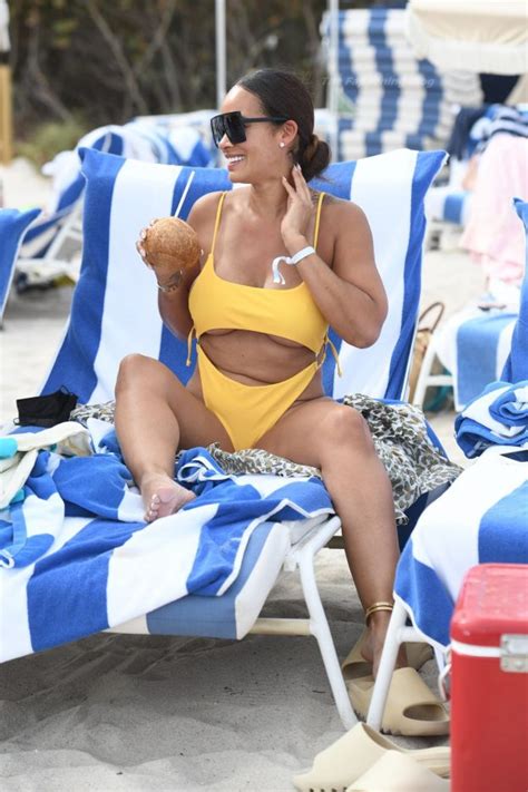 Evelyn Lozada Flaunts Her Underboob In A Bikini On The Beach In Miami