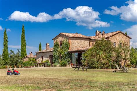 Premium Photo Brick House In The Countryside Of Tuscany Italy