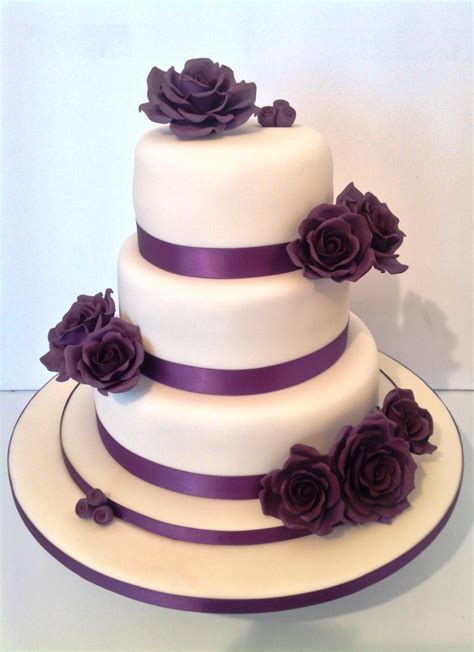 Well how about 105 of the most beautiful and creative designs to get you started! White wedding cakes and other types of hand made wedding cakes