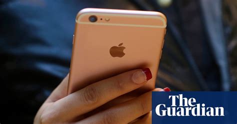 Apple Reduces Speed Of Iphones As Batteries Wear Out Report Suggests
