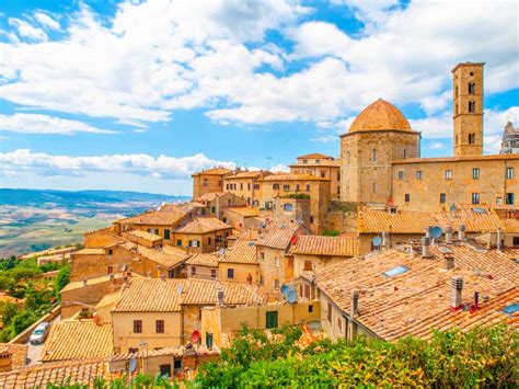 10 Prettiest Small Towns In Italy You Must See