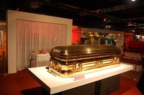 10 Wacky Coffins That People Have Been Buried In