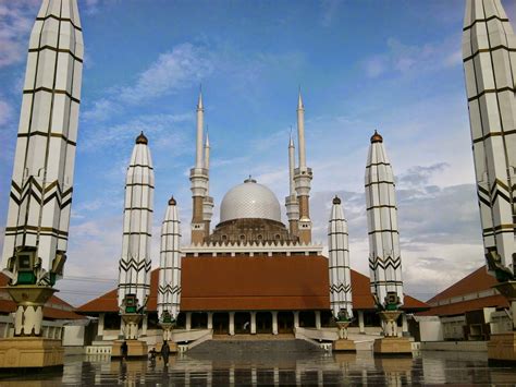 Masjid Agung Jawa Tengah Di Semarang Yoshiewafa