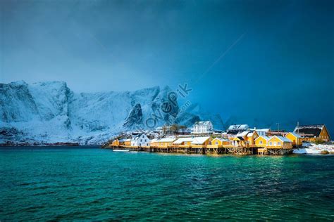 The Winter Snow Lofoten Islands A Photo Of Sakrisoy Fishing Villages
