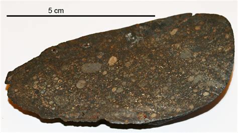 Метеорит Dhofar 008 а Музей истории мироздания