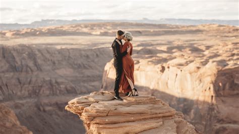 A Couples Sexy Canyon Photo Shoot Popsugar Love And Sex