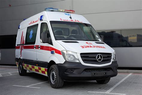 Preview and snippets of vito and sprinter vans. Fourgon d'ambulance - Mercedes Benz Sprinter - Paramed International - avec cellule rapportée ...