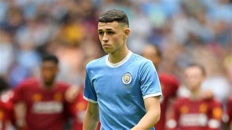 Phil foden (born 28 may 2000) is a british footballer who plays as a right winger for british club manchester city. Foden to be among world's best within two years - Bernardo Silva