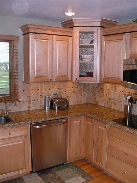 Incredible kitchen colors with maple cabinets. Remodeled kitchen in natural maple | Kitchen cabinet ...