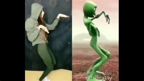 Funny Alien Dance With Girl Youtube