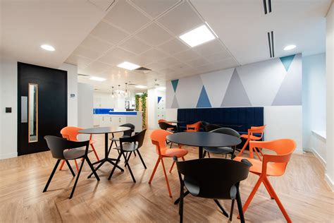 A Look Inside Financial Services Company Offices In London Officelovin