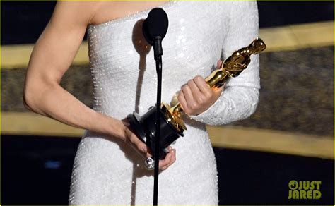 Renee Zellweger Dedicates Best Actress Oscar Win To Judy Garland Photo 4434521 Oscars Renee