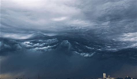 Storm Chaser Captures Mesmerizing Time Lapse Of Clouds Rolling Like Ocean Waves Clouds Storm
