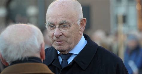 From wikimedia commons, the free media repository. Michael van Praag maakt bizarre vergelijking tussen slachtoffers dakramp FC Twente en doden in ...