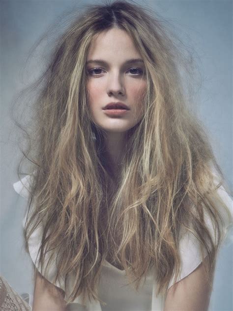 delicate messy hairstyles morning hair hair inspiration