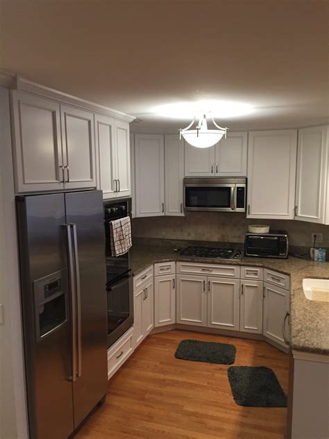 155 locals recently requested a quote. Kitchen Cabinets Refinishing - Chicago (Lincoln Park) | giantpainters