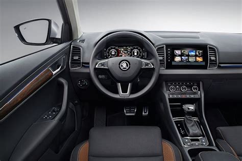 Škoda karoq will support you with numerous safety assistants, simply clever features and connectivity inside the škoda karoq, you'll find technologies that combine apparent contrasts: Skoda Karoq ruiger als Scout | Auto55.be | Nieuws
