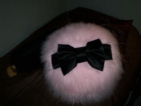 $ 2.84 promo $ 1.99. Pinup Powder Puff Pillow - Sewing Projects | BurdaStyle.com