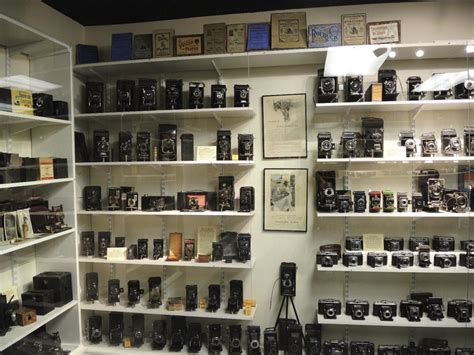 The Lot Of 600 Vintage Cameras From 1880 1980 Is Still