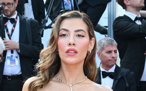 Michelle Salas Enamora En Cannes Con Su Vestido Sirena Cruzado Chic