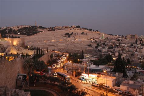 The Night Time Is The Right Time For Enchanting Jerusalem Lights Tour