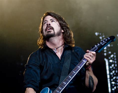 Dave Grohl Wallpapers Images Photos Pictures Backgrounds