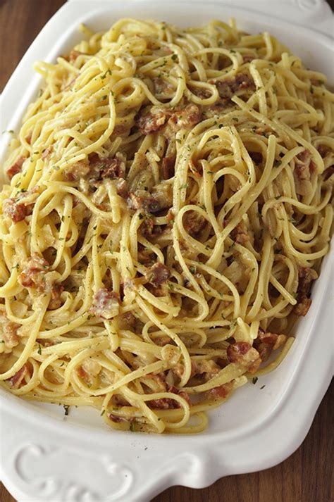 This easy pasta carbonara comes together in about 30 minutes and is the perfect weeknight dinner! Authentic Italian Pasta Carbonara | Wishes and Dishes