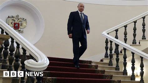 Putin S Long Lonely Kremlin Walk To Russian Inauguration