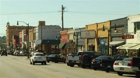 Claremore lake is part of claremore lake park, which offers walking, jogging and picnicking opportunities, while oologah lake's 180 miles of shoreline are ideal for camping. Downtown Claremore On Way To Becoming National Historic ...