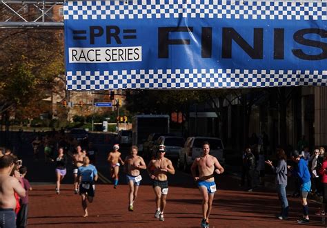 Running The “nearly Naked Mile” In 50 Degree Temperatures Photos The Washington Post
