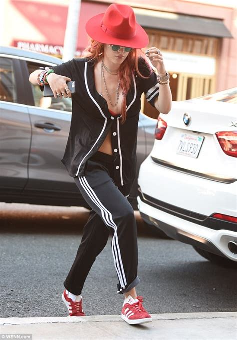 Bella Thorne Shows Off Her Ripped Abs And Red Hot Curves Daily Mail