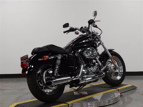 Pre Owned 2017 Harley Davidson Sportster 1200 Custom Xl1200c Sportster
