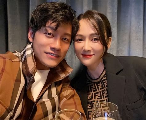 Chen Qiaoen Made Up For The Wedding Photos During His Honeymoon Looked