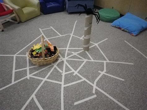 Making Spider Webs Indoors At Brooklyn Strongstart Nursery