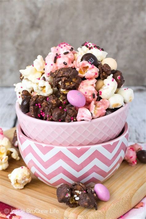 Neapolitan Popcorn This Easy No Bake Snack Mix Is Loaded With Chocolate Strawberry And