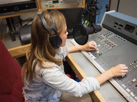 Que Tipo De Frase O Locutor Do Rádio Expressou