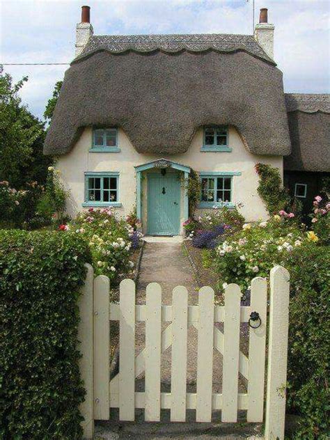 Irish Cottage Country Cottage Decor Dream Cottage Cottage Exterior