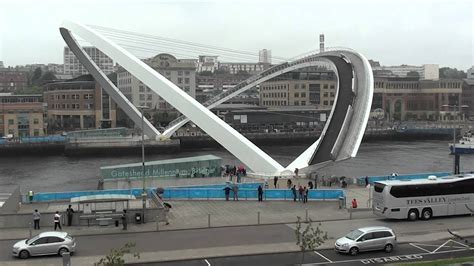 What It Looked Like In 2012 Tilting Millenium Bridge In Action Video