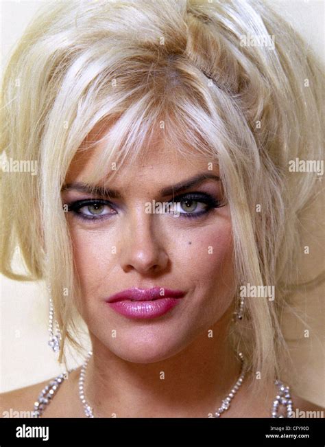 Feb 08 2007 Hollywood Fl Usa Anna Nicole Smith The Voluptuous
