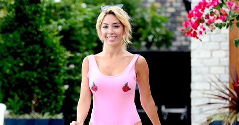 Farrah Abraham Shows Off Butt In Cheeky Pink One Piece