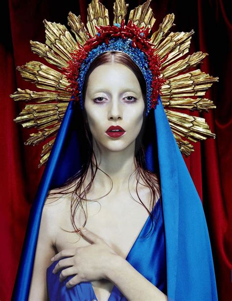 Miles Aldridge Seine Fotos Laden Ein Das Sichtbare Zu Hinterfragen Sternde