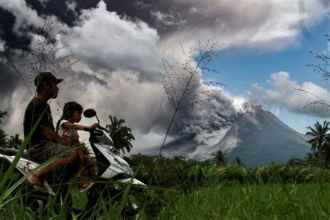 Gunung Merapi Meletus