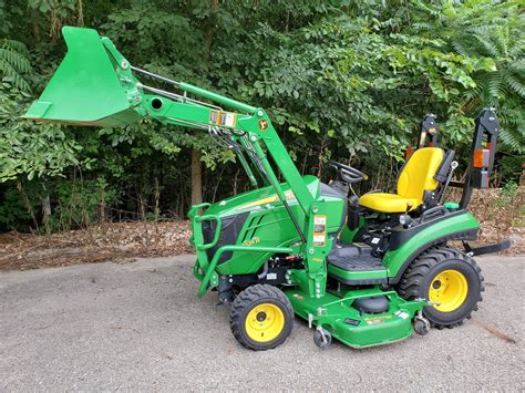 Sold 2016 John Deere 1025r Sub Compact Tractor Loader And Mower