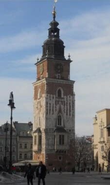 Wieża ratuszowa w Krakowie opis cennik zwiedzanie info turystyczne Travelin