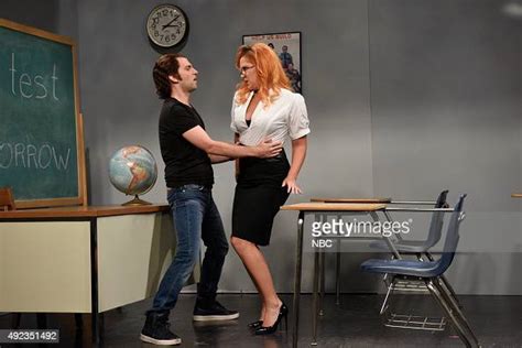 live amy schumer episode 1685 pictured kyle mooney and amy fotografía de noticias