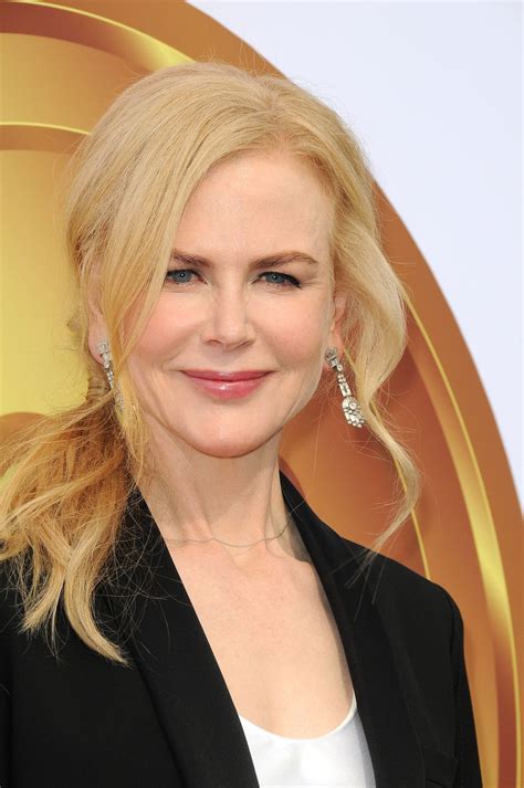 Nicole Kidman Gold Meets Golden Awards In Los Angeles Celebmafia