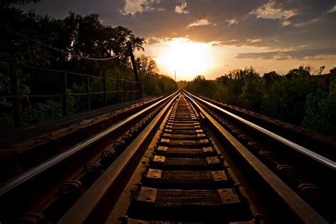Stunningmesh Beautiful Rail And Rail Track Photography