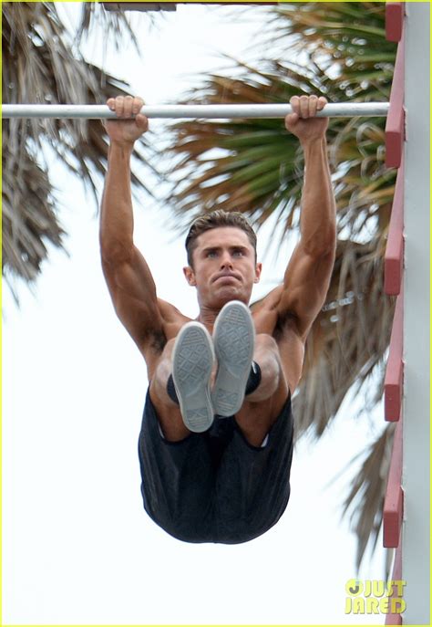 Zac Efron Uses His Ripped Muscles To Complete Baywatch Obstacle