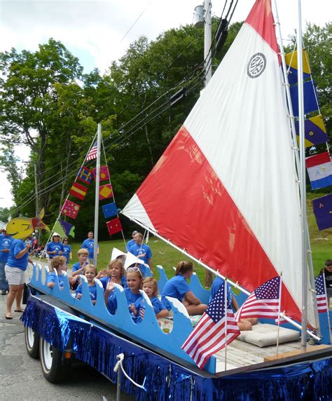 Pin By Kathleen Bratun On Fourth Of July Parade Homecoming Floats